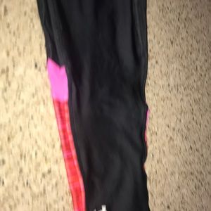 Under armour leggings with pink and red detail